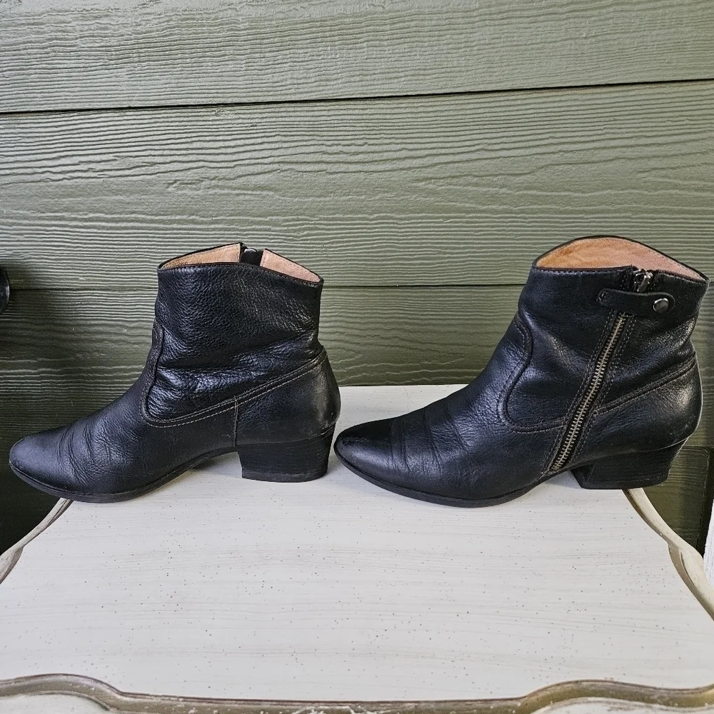 Sofft Padma Western Ankle Booties Black Leather Short Zip Boots Womens Size 8.5M